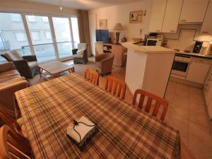 Apartment in Duinbergen with Side Sea View