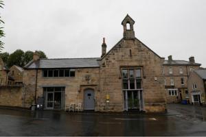 Tomlinsons apartments no 2