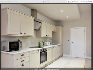 Tomlinsons apartments no 2