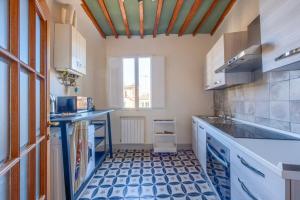 Stylish Flat in Tower Donati, 5 min from Duomo