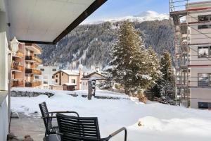 Modern Alpine Stay Terrace Central Davos