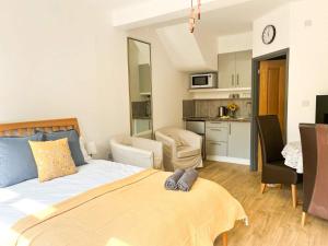 Charming Studio in West Sussex Countryside