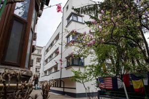 Beautiful new studios super location