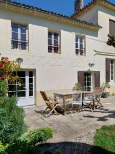Maisons de vacances Petit Est - Eco Cottage in large private garden near Saint-Emilion : photos des chambres