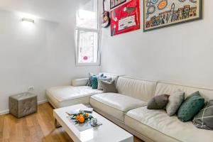 Chill in the Mezzanine Studio at a Retreat near the Palace