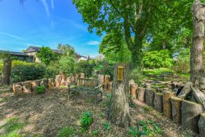 Eco 2-Bed Bungalow with Biodiverse Garden & Solar