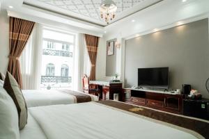 lucasta hotel