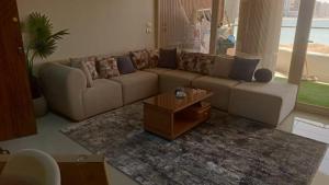 شقة عند بير مسعود علي البحر