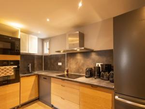 Appartement 4 pièces pour 89 pers, animaux admis, balcon et parking - FR-1-263-218