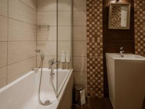 Appartement 3 pièces - 6 pers, 4* - Proche remontées et commerces, balcons, wifi, animaux bienvenus - FR-1-263-213