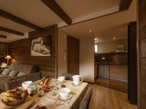 Appartement 4 pièces 8 pers. exposé Sud avec 3 chambres et WiFi - FR-1-263-214