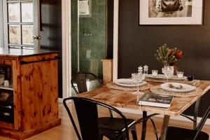 Hundred Acre Hideaway