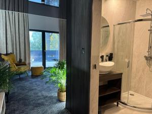 Natural Hotel-Ostróda-basen na III kondygnacji-pokoje wellness z saunami