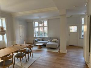 Exclusive Frederiksberg Apartment with 3 Bedrooms