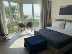 Deluxe Double or Twin Room with Sea View