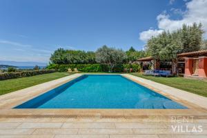 Mariza Luxury Villa With Pool by goutos properties