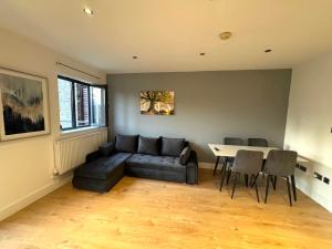 Stunning 2Bedroom Flat with 2 Balcony in WHITECHAPEL - 5mins to Aldgate station