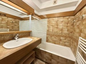 Appartements Appartement 2 pieces cabine avec balcon, proche village et pistes - Praz Sur Arly - 5 pers. - FR-1-603-101 : photos des chambres