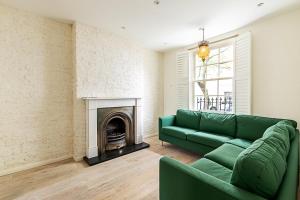Chic 4-Bed Camden House, Central London