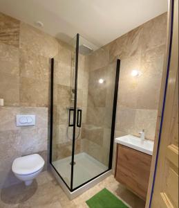 Hotels capsule Chambre et bureau a deux pas d-Honfleur : Chambre Double avec Terrasse