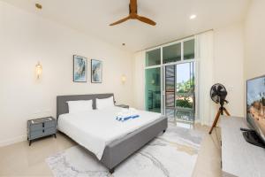Villa Aura 3BR Private Pool Near Naiharn Beach