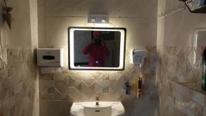 ManiKuVlogs 3 Peoples Sleep