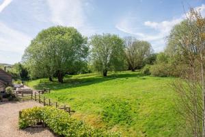 Campden Barn - Exclusive Home with Hot Tub
