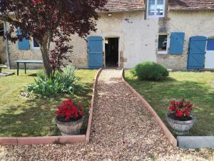 B&B / Chambres d'hotes Sejour et weekend en famille chez l-habitant, longere berceenne, 2 chambres 4 Pers, possibilite rajout berceau et 1 lit single soit 6 Pers maxi : photos des chambres