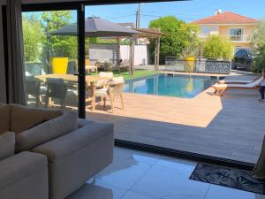 Villa Meyzieu Grand Large - 3hvězdičkové hotely ve městě Meyzieu