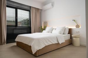 North by Urbanesq Cortina L