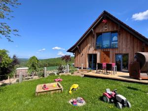 TOP moderne FeWo - Alpakahof zum Himmelreich, traumhafte Lage, Terrasse mit Weitblick, kostenfreier Parkplatz, Nähe Kurklinik, optional Sauna