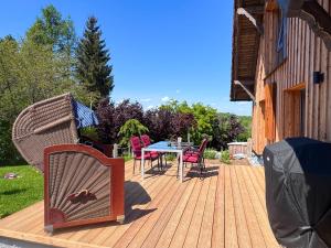 TOP moderne FeWo - Alpakahof zum Himmelreich, traumhafte Lage, Terrasse mit Weitblick, kostenfreier Parkplatz, Nähe Kurklinik, optional Sauna
