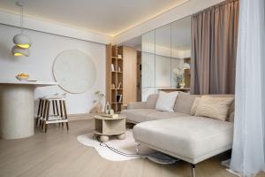 North by Urbanesq Cortina L