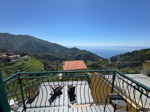Double Room with Balcony and Sea View room in Affittacamere PZeta