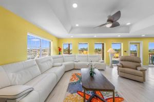 Waterfront Home on the Bay, Pet Friendly, Boat Slip, Fishing!