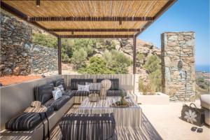 Villa Ouranos -the World Unfolds Before You