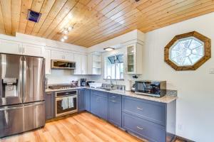 Sierra Serenity Scenic Mtn Escape with Game Room