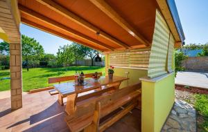 2 Bedroom Cozy Home In Pula