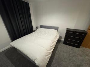 302 Hallmark Court E14