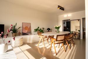 Maas Suites - The River House with private sauna