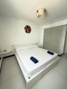 Luxury white apartment Botafoch