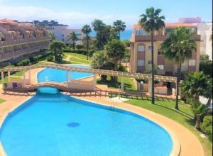 Planta baja con piscina a tres min de la playa