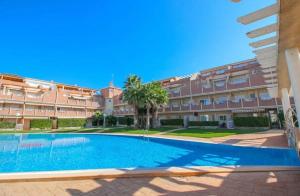Planta baja con piscina a tres min de la playa