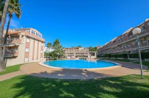 Planta baja con piscina a tres min de la playa