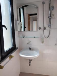 Hotel Garisenda B&B - in Centro a Riccione -