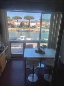 Appt t2 cabine parking privée superbe vue canal