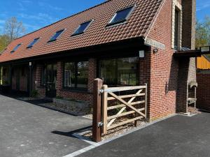 Escapade des Cavaliers, Lodge d Exception, Parking, Extérieur