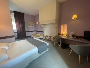 Hotels Hotel l'Oree Des Vignes : Chambre Charme (4 Personnes) 