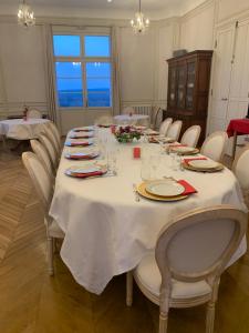 B&B / Chambres d'hotes Chateau du Mont de Guny : photos des chambres