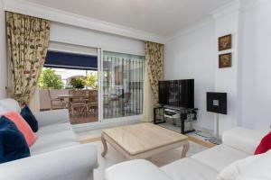 Beachfront Apartment with Parking San Pedro Alcántara Playa 5 MIN Puerto Banús